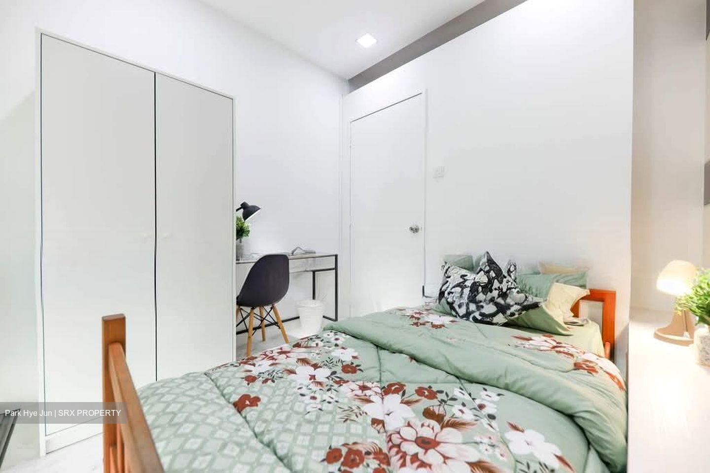 Centro Residences (D20), Condominium #539832451